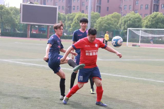 约基奇37+9+8掘金力克活塞 76人险胜爵士3连胜