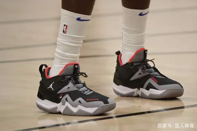 网易&大郅的故事:退役后泪崩